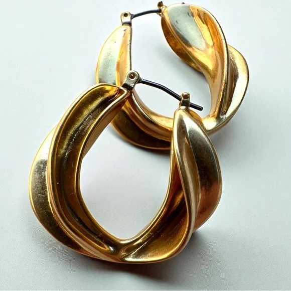 Madewell Gold Hoop Earrings | 1” Diameter - Picture 4 of 5